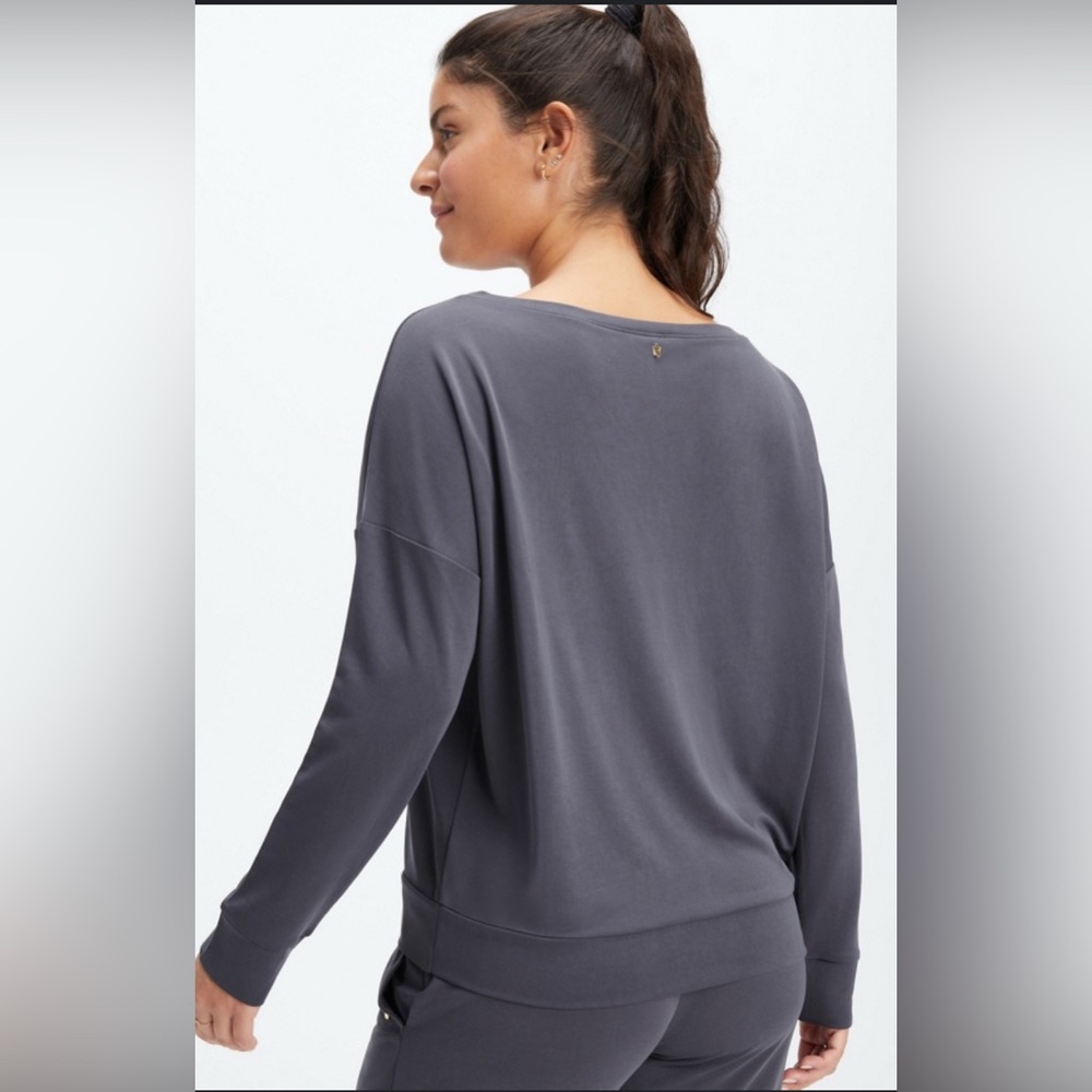 Fabletics Grey Women's Top - Picture 2 of 7